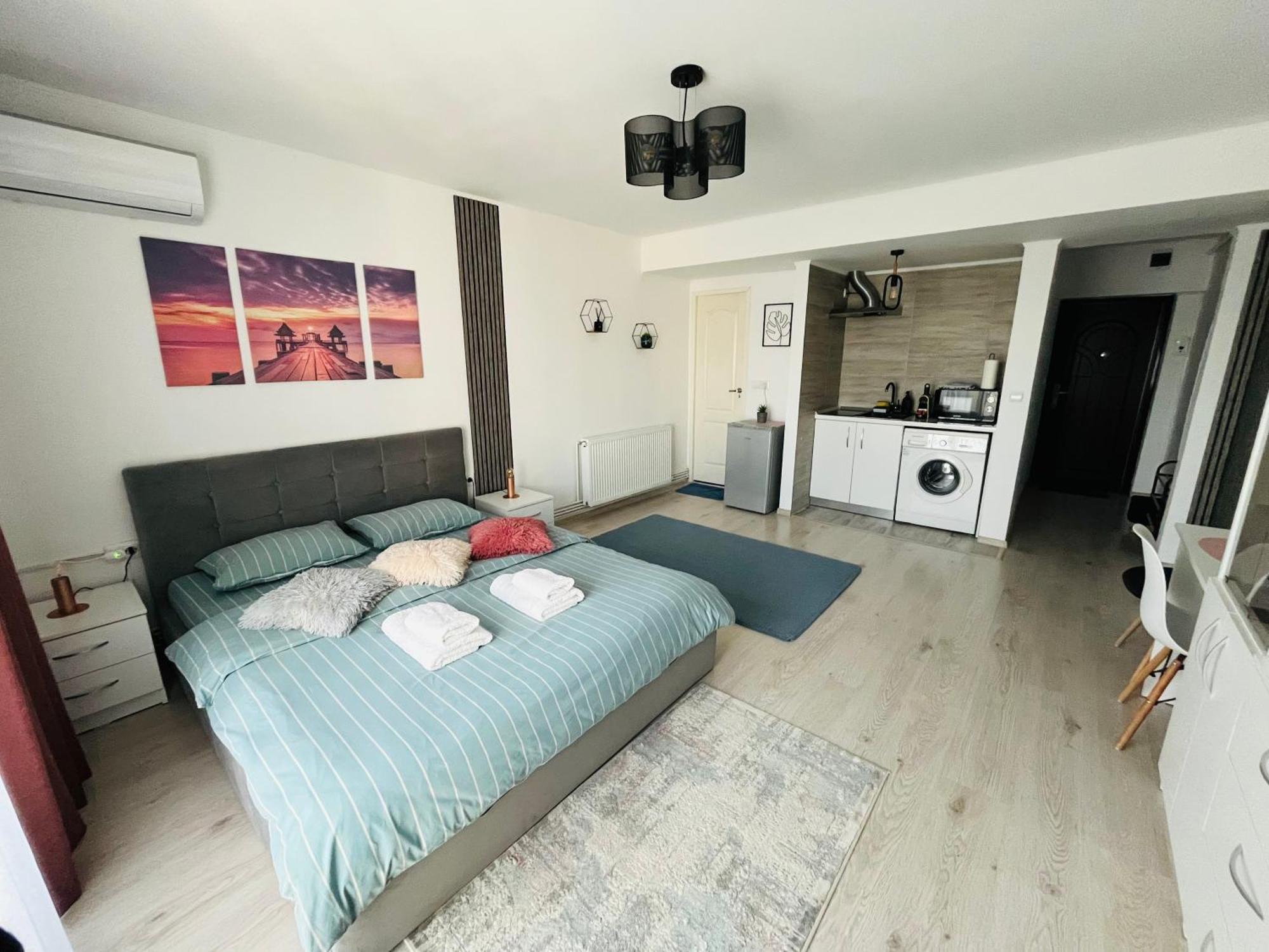 Central Park Studio Onesti Εξωτερικό φωτογραφία