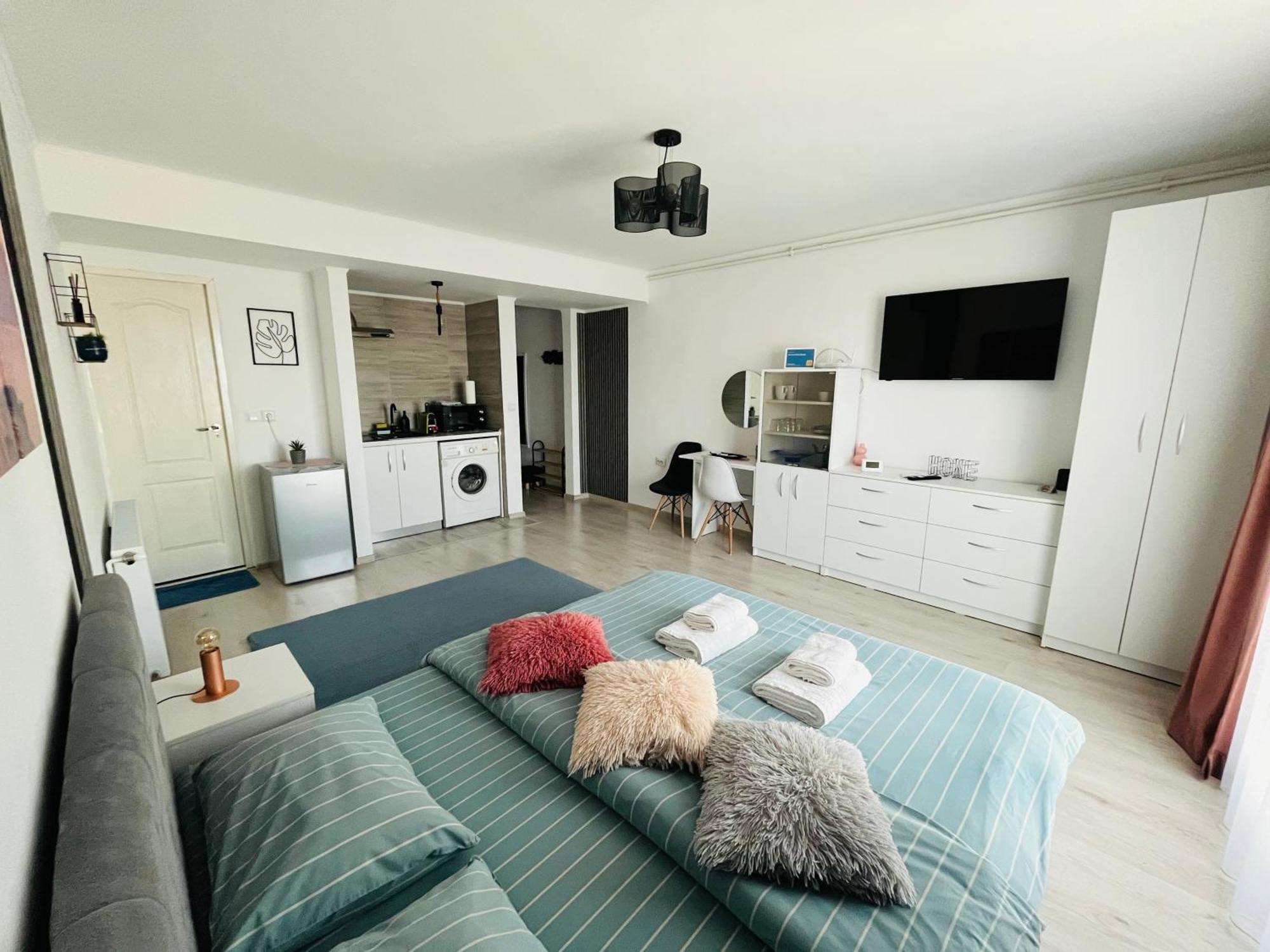 Central Park Studio Onesti Εξωτερικό φωτογραφία